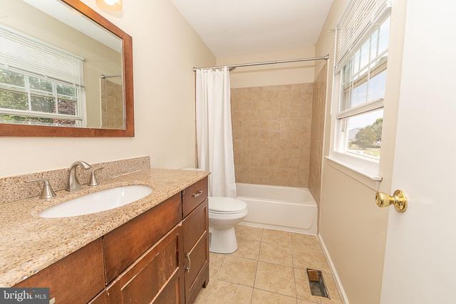 211 LAFAYETTE, Swedesboro, NJ 08085