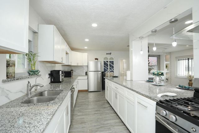 5739 Waterford Drive, Houston, TX 77033