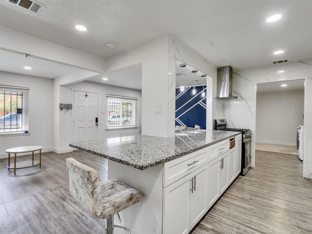 5739 Waterford Drive, Houston, TX 77033