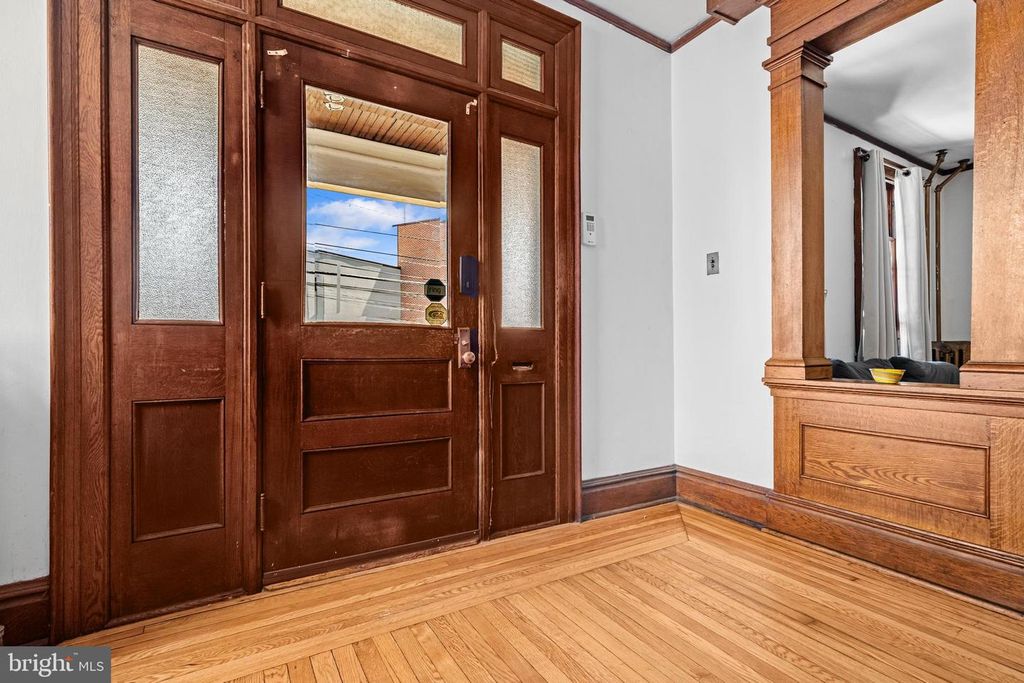 Image 5 of property listing at 173 SUMMIT AVE, Hagerstown, MD 21740