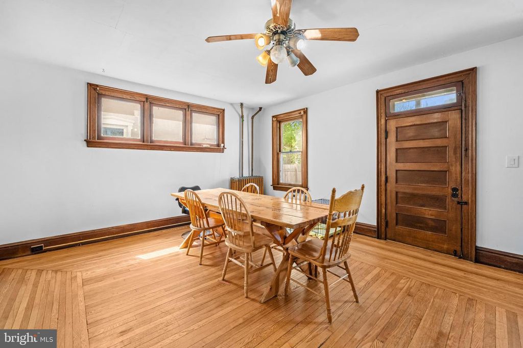 Image 9 of property listing at 173 SUMMIT AVE, Hagerstown, MD 21740