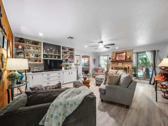 14014 Locke Lane, Houston, TX 77077