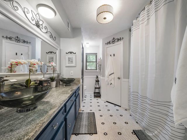 14014 Locke Lane, Houston, TX 77077