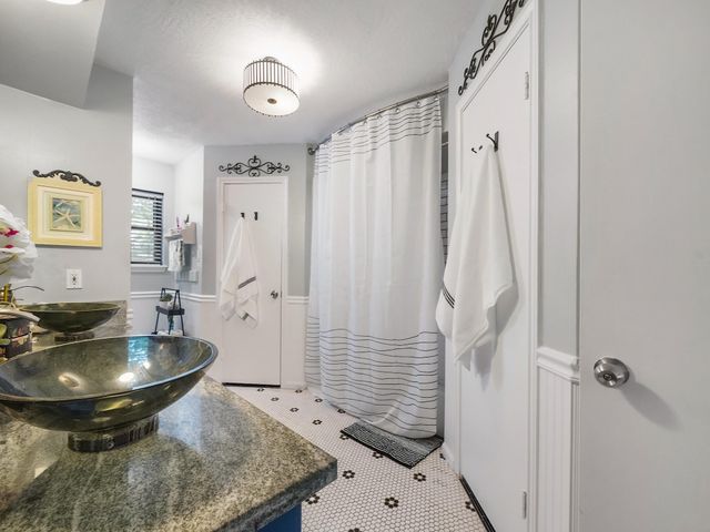 14014 Locke Lane, Houston, TX 77077