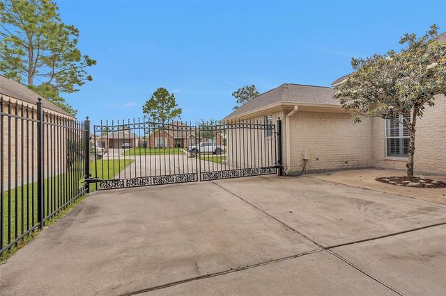 11406 Carson Avenue, Pearland, TX 77584