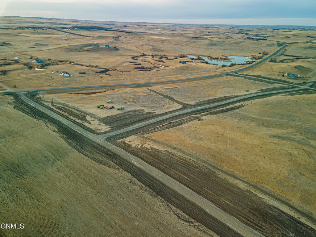 3474 Dakota Loop, Mandan, ND 58554 photo 3