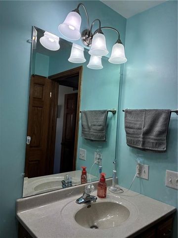 305 N 4th Street, Gower, MO 64454