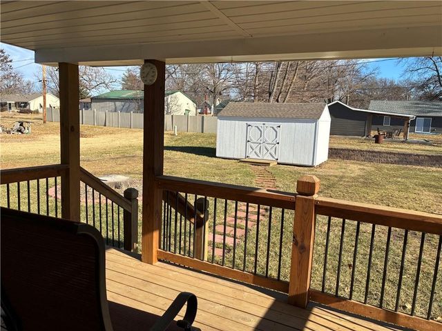 305 N 4th Street, Gower, MO 64454