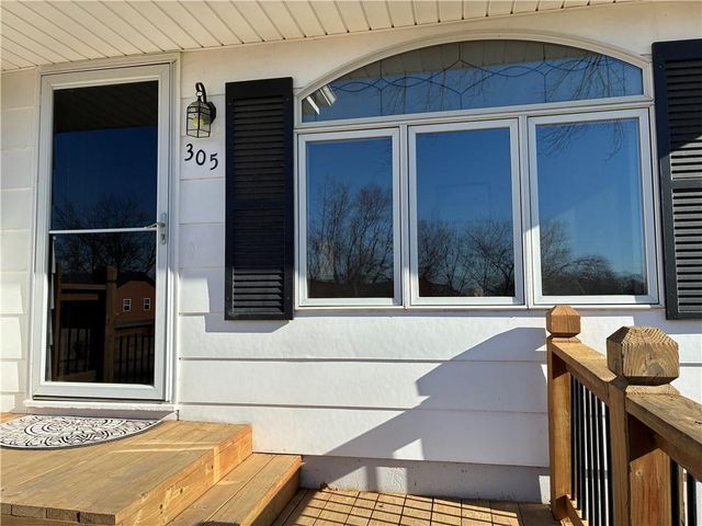 305 N 4th Street, Gower, MO 64454