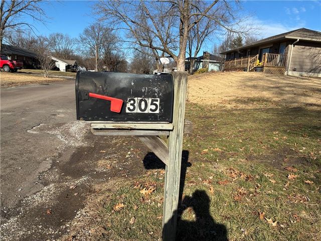 305 N 4th Street, Gower, MO 64454