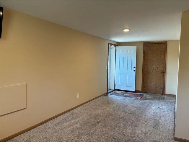 305 N 4th Street, Gower, MO 64454