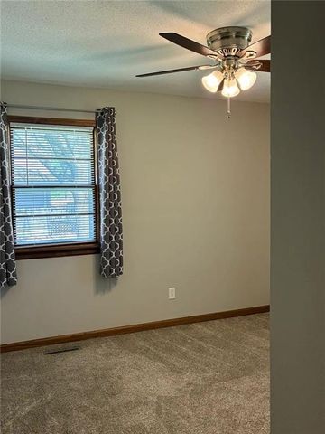 305 N 4th Street, Gower, MO 64454