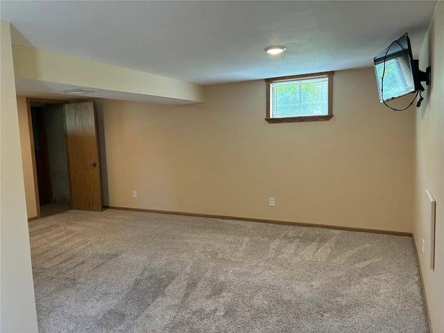 305 N 4th Street, Gower, MO 64454