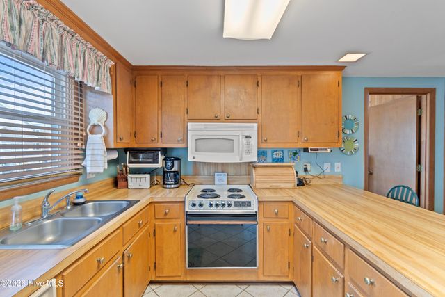 27 Scotland Street, Ocean Isle Beach, NC 28469