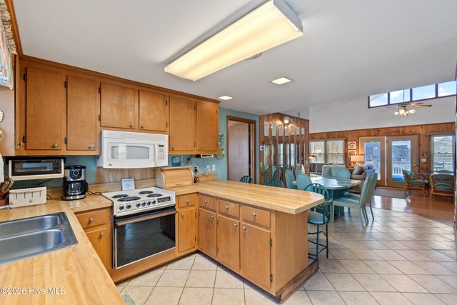 27 Scotland Street, Ocean Isle Beach, NC 28469