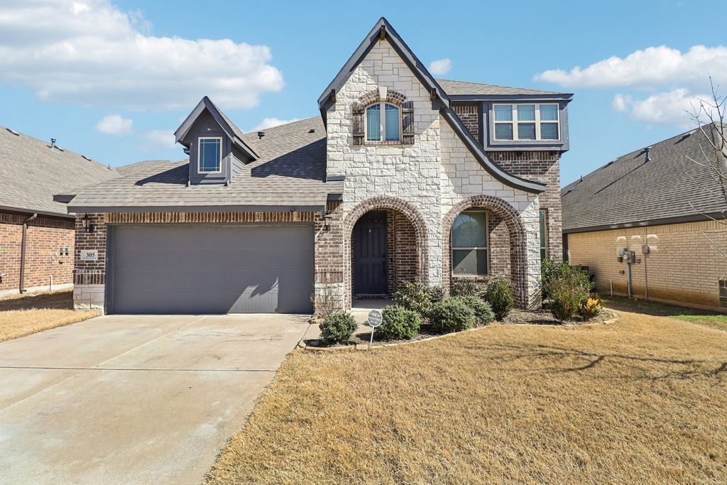 305 White Tail Lane, Alvarado, TX 76009