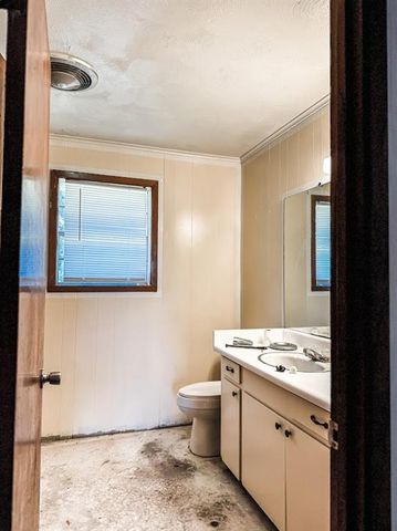1085 Duke Road, Kennard, TX 75847