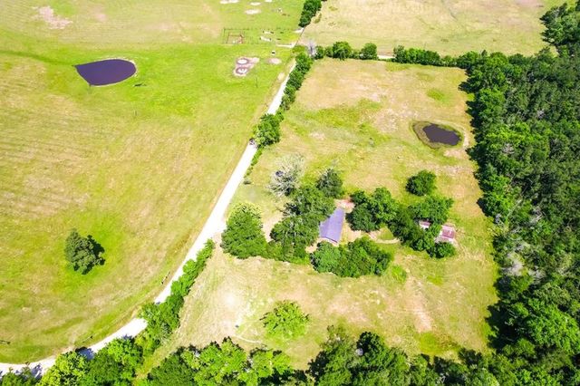 1085 Duke Road, Kennard, TX 75847