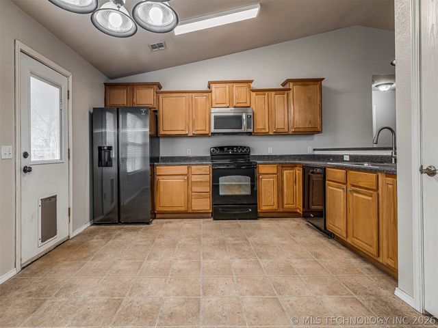 11388 N 120th East Avenue, Owasso, OK 74055