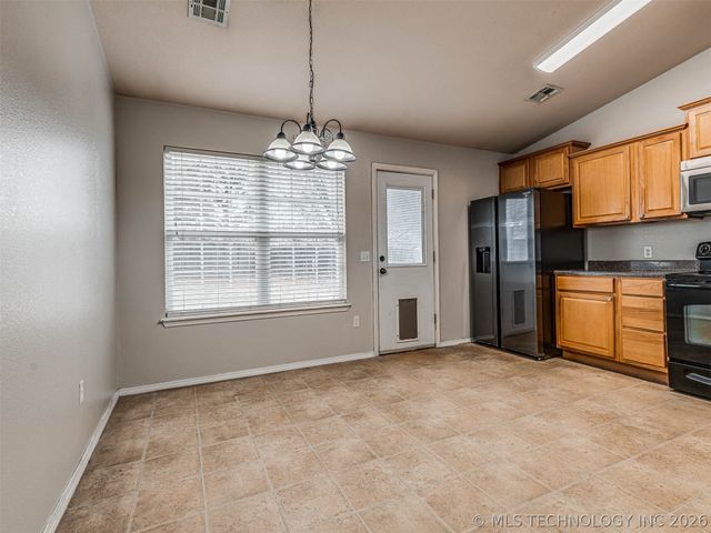 11388 N 120th East Avenue, Owasso, OK 74055