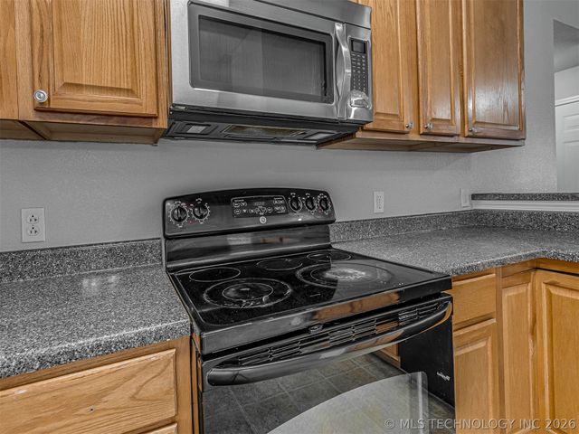 11388 N 120th East Avenue, Owasso, OK 74055