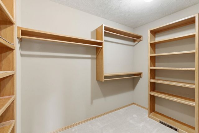 5135 N Harborside Ct, Wichita, KS 67204