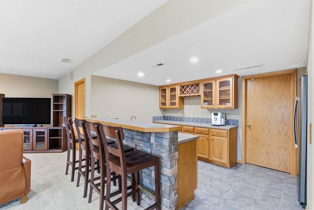 5135 N Harborside Ct, Wichita, KS 67204