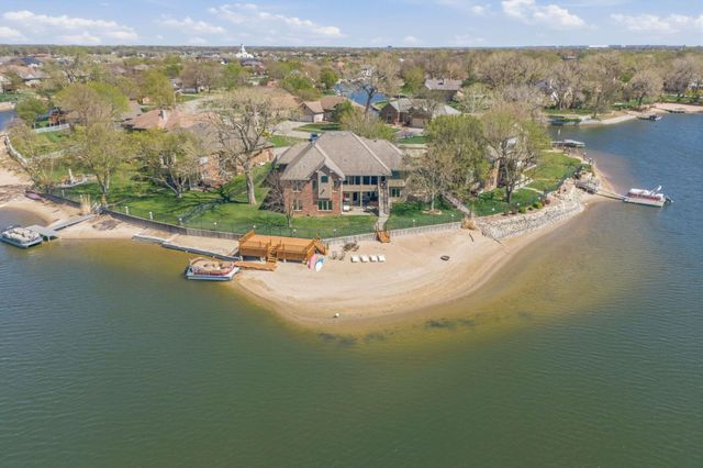 5135 N Harborside Ct, Wichita, KS 67204