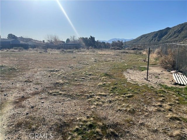 40251 Fieldspring Street, Lake Los Angeles, CA 93591