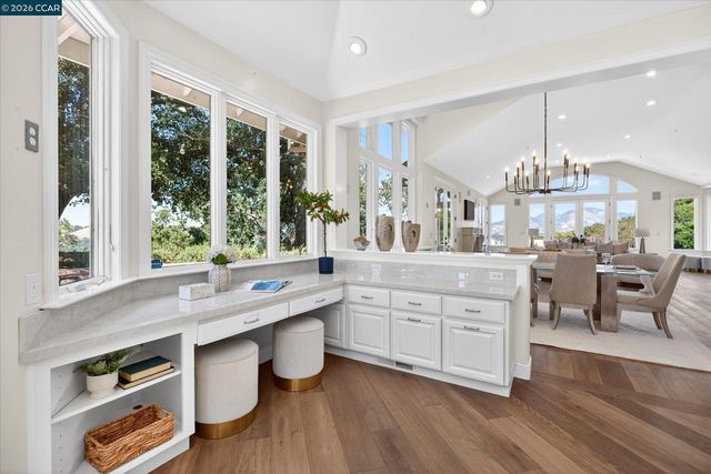 10 Diablo Oaks Way, Lafayette, CA 94549