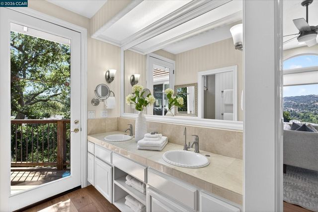 10 Diablo Oaks Way, Lafayette, CA 94549