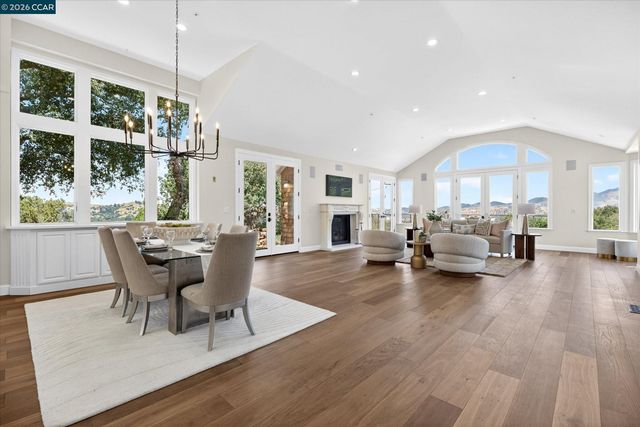 10 Diablo Oaks Way, Lafayette, CA 94549