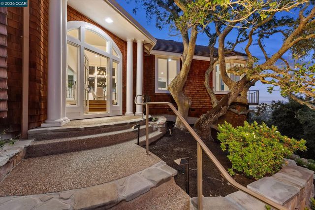 10 Diablo Oaks Way, Lafayette, CA 94549