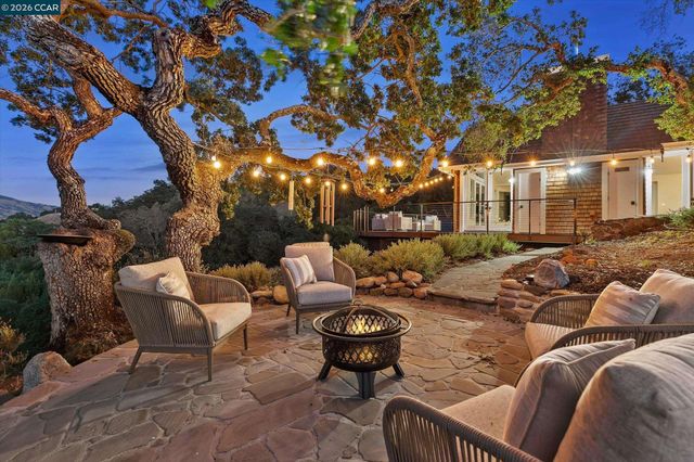 10 Diablo Oaks Way, Lafayette, CA 94549