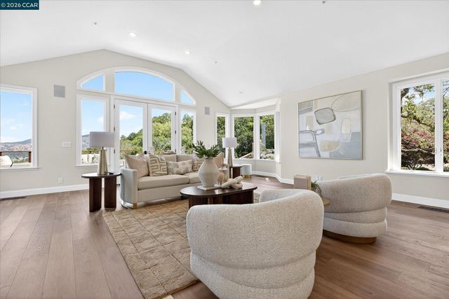 10 Diablo Oaks Way, Lafayette, CA 94549