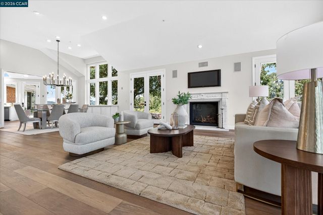 10 Diablo Oaks Way, Lafayette, CA 94549