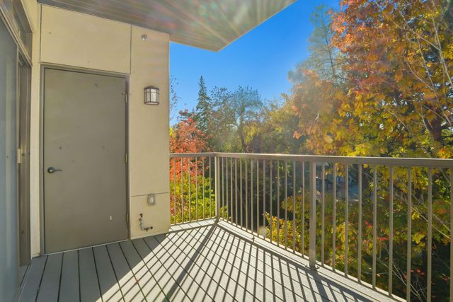 5250 Grandview Square 2311, Edina, MN 55436