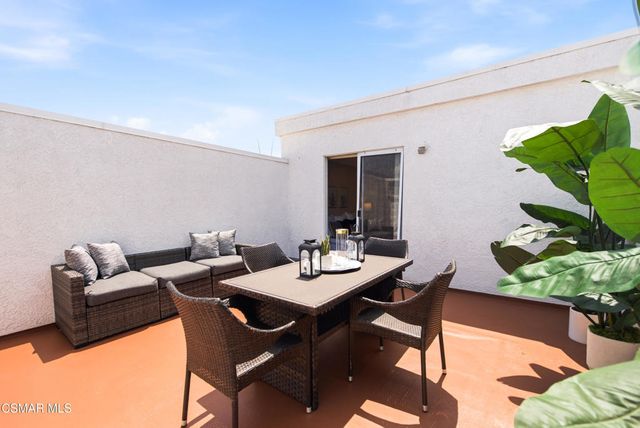 1133 9th Street 301, Santa Monica, CA 90403