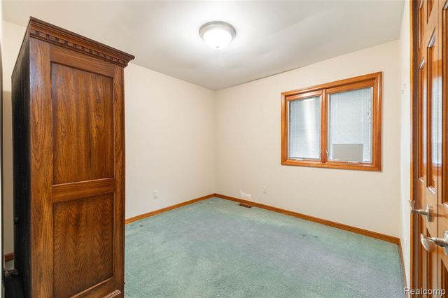 21819 Meridian Road, Grosse Ile, MI 48138