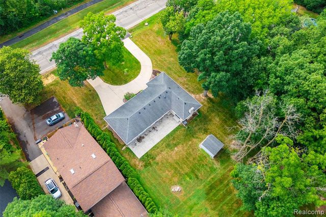 21819 Meridian Road, Grosse Ile, MI 48138