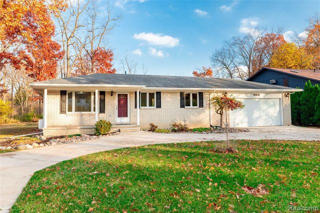 21819 Meridian Road, Grosse Ile, MI 48138