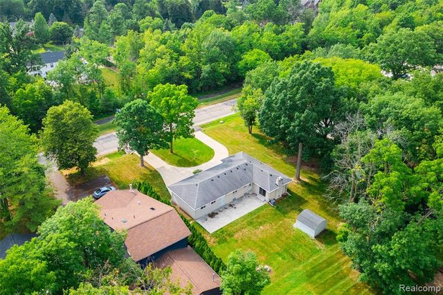 21819 Meridian Road, Grosse Ile, MI 48138