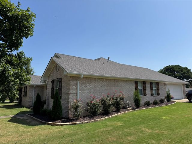 707 S Waco Avenue, Russellville, AR 72801