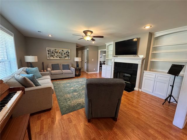 707 S Waco Avenue, Russellville, AR 72801