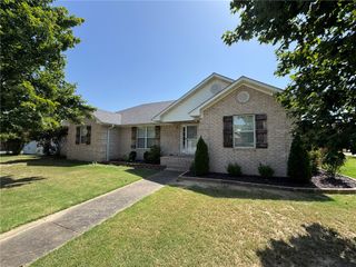 707 S Waco Avenue, Russellville, AR 72801