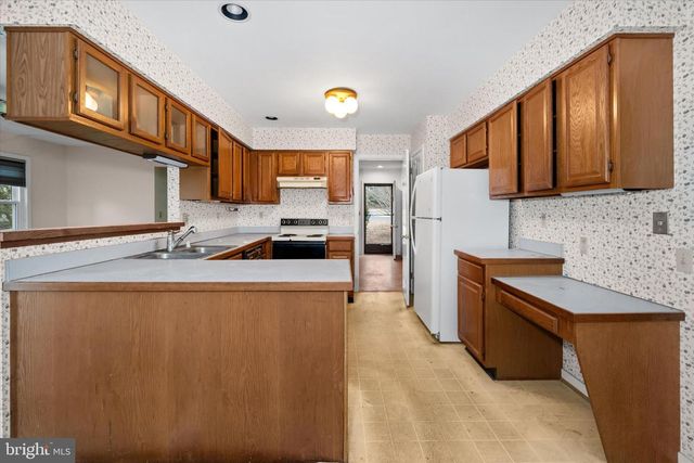 1 EDINBURGH CT, Newark, DE 19711