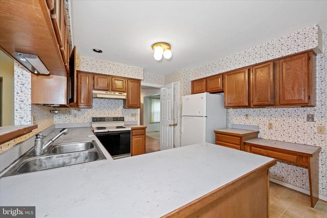 1 EDINBURGH CT, Newark, DE 19711