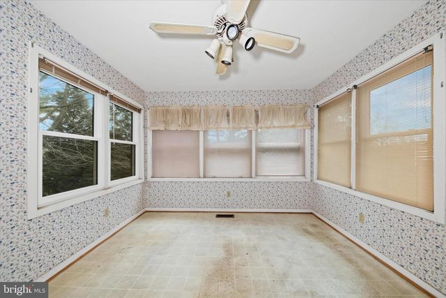 1 EDINBURGH CT, Newark, DE 19711