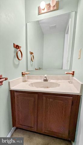 1 EDINBURGH CT, Newark, DE 19711