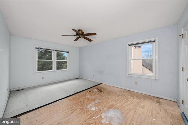 1 EDINBURGH CT, Newark, DE 19711